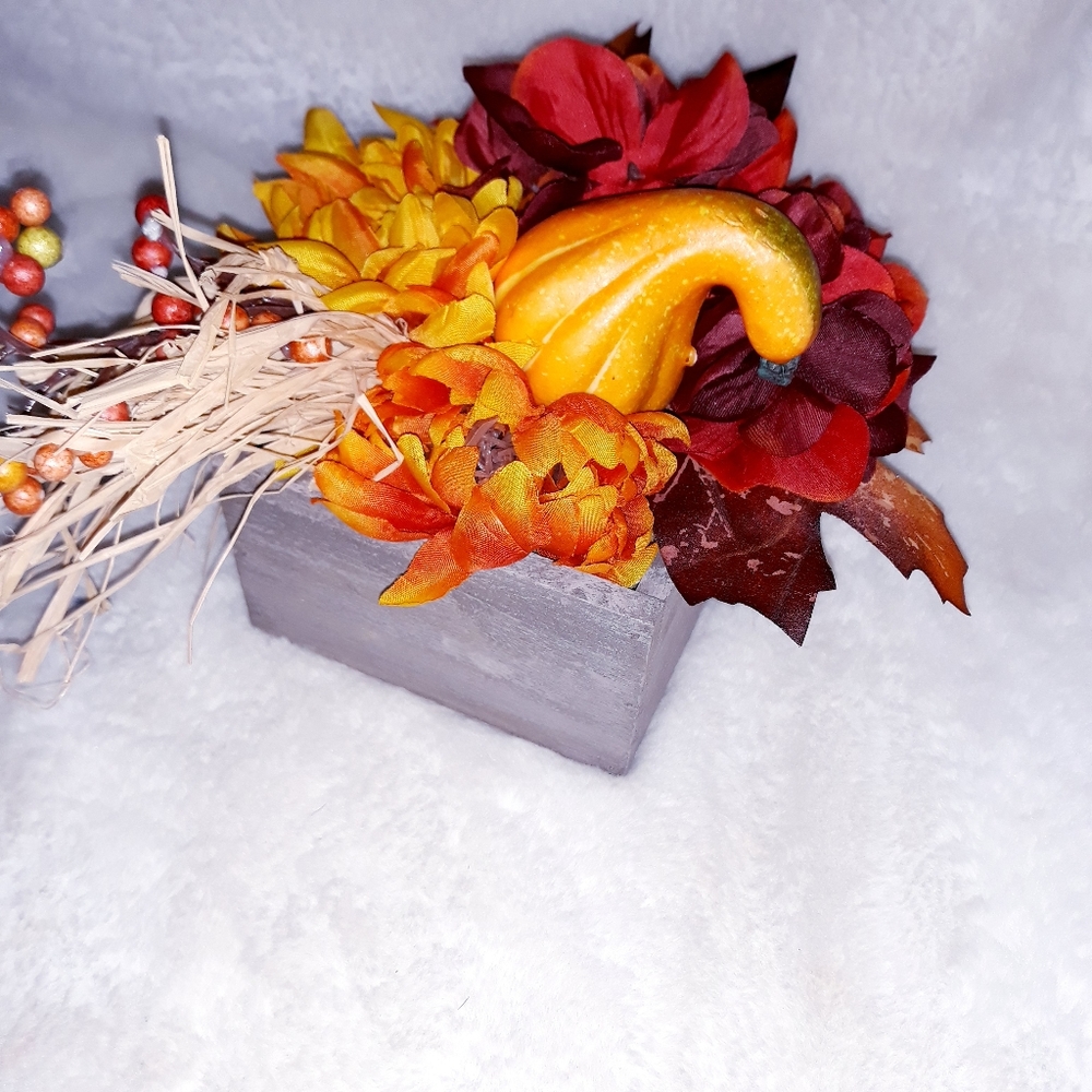 Autumn arrangement - Picture 4 of 5